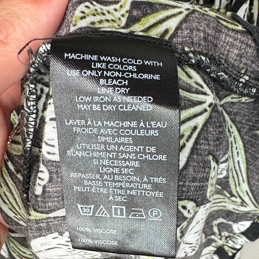 Anthropologie Ruched Sleeve V-neck Black and Green Floral Blouse Fall - XL - Picture 9 of 13